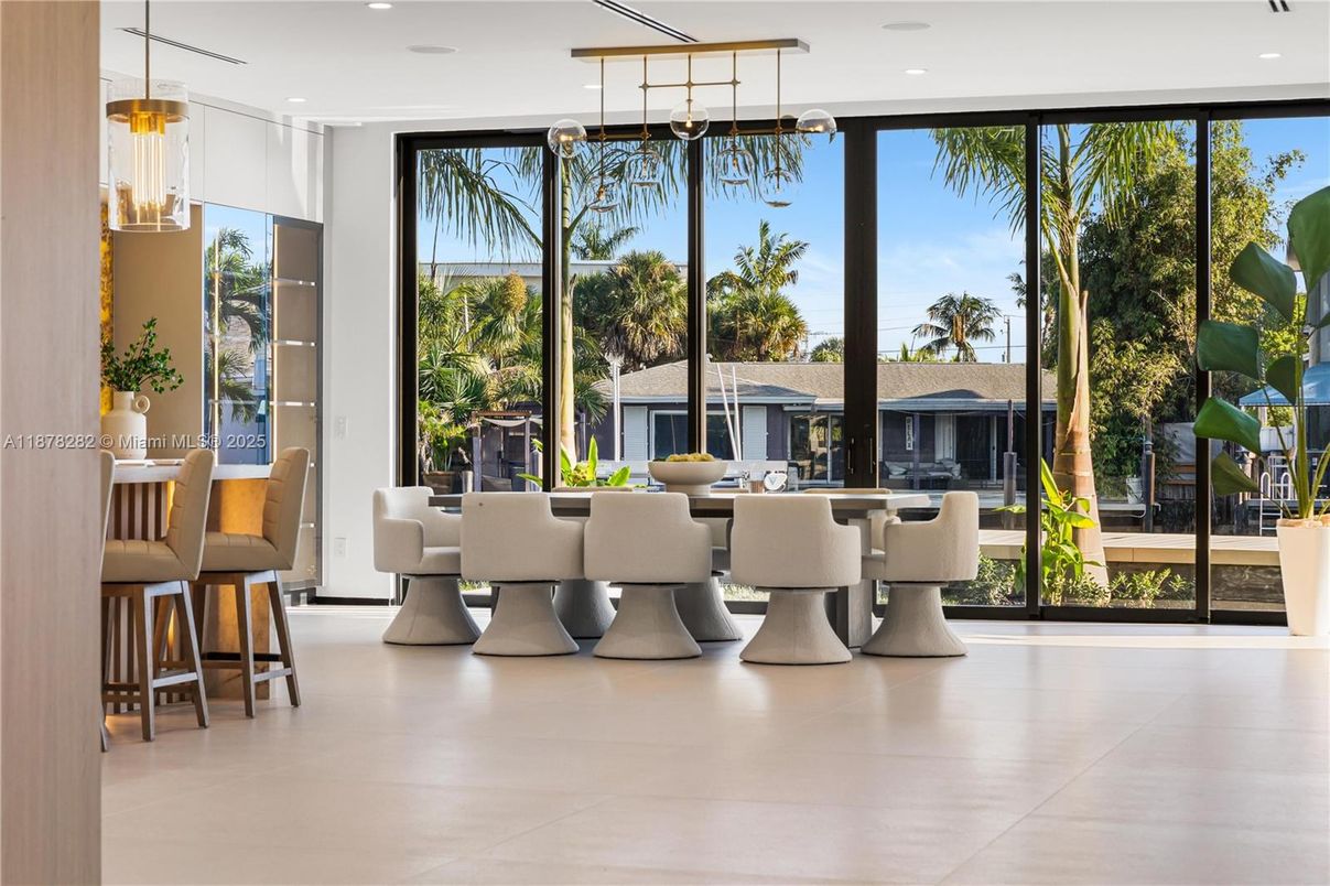 Dining room, Interior, Living room, Pendant Lights, Recessed Lighting