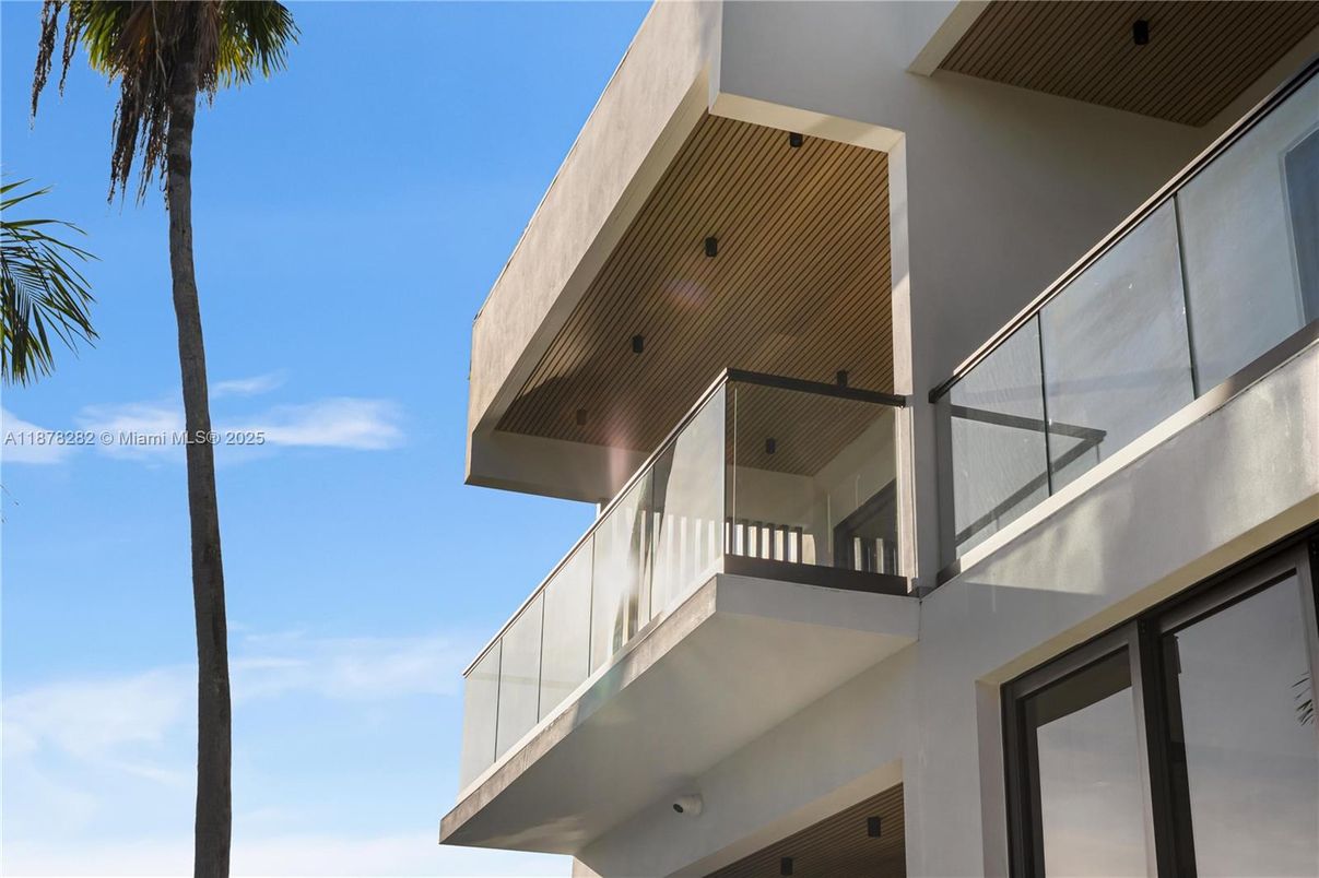 Exterior, Facade, None