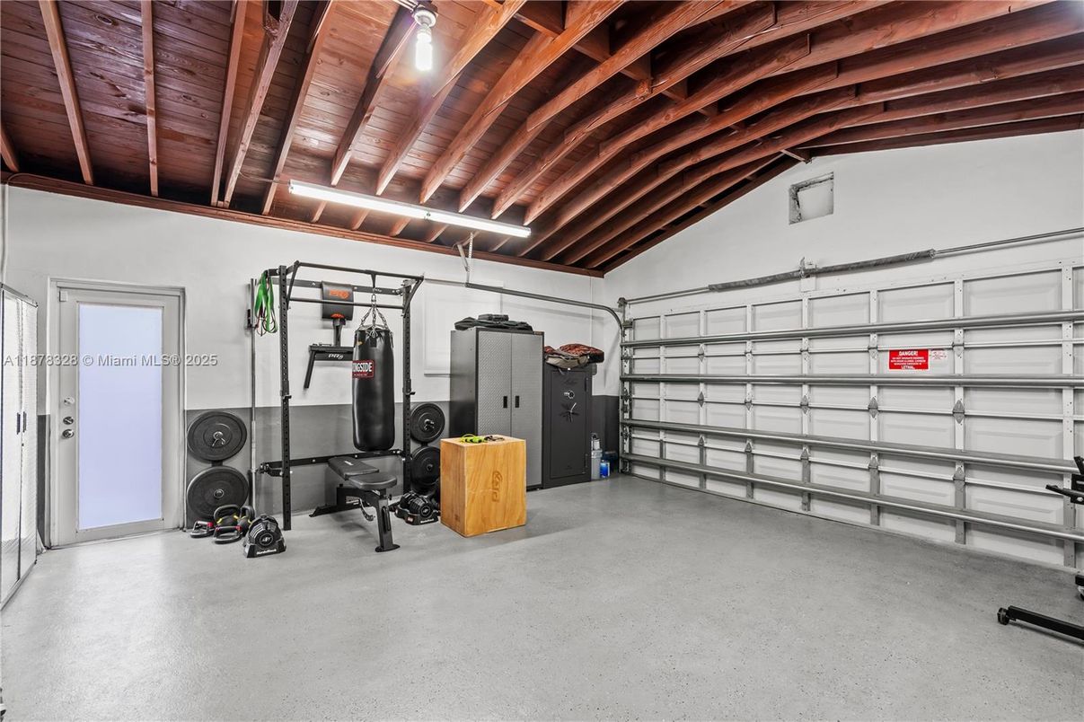 Fitness Equipment, Garage, Interior, Wooden Beams, Wooden Ceilings