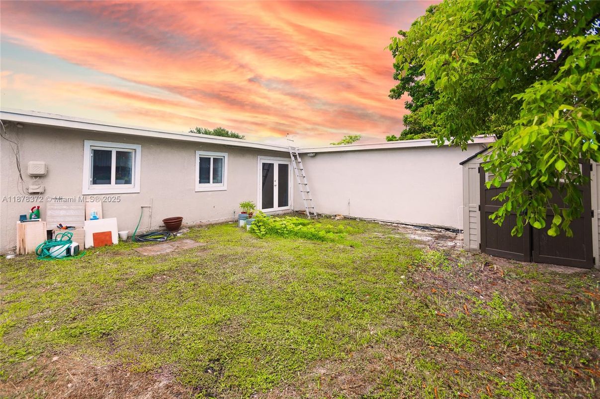 Backyard, Exterior