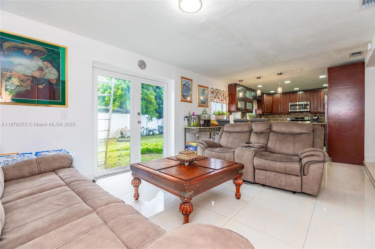 Interior, Kitchen, Living room, Recessed Lighting, Stainless Steel Appliances