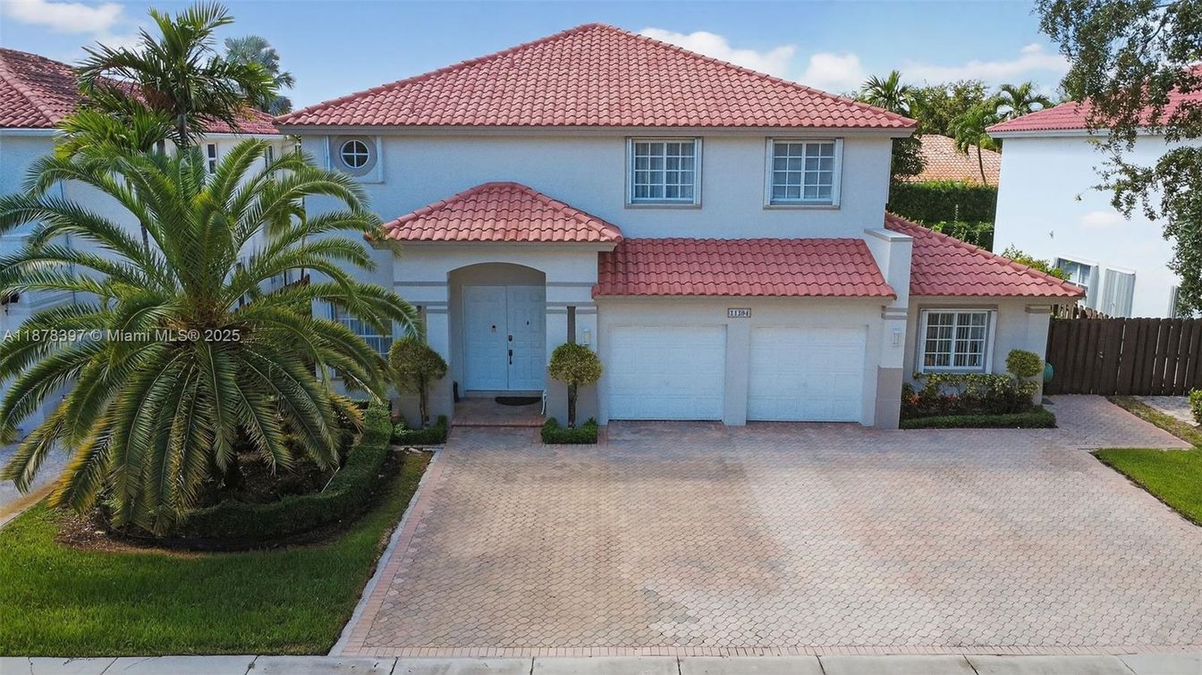 Attached, Exterior, Facade, Spanish Mediterranean