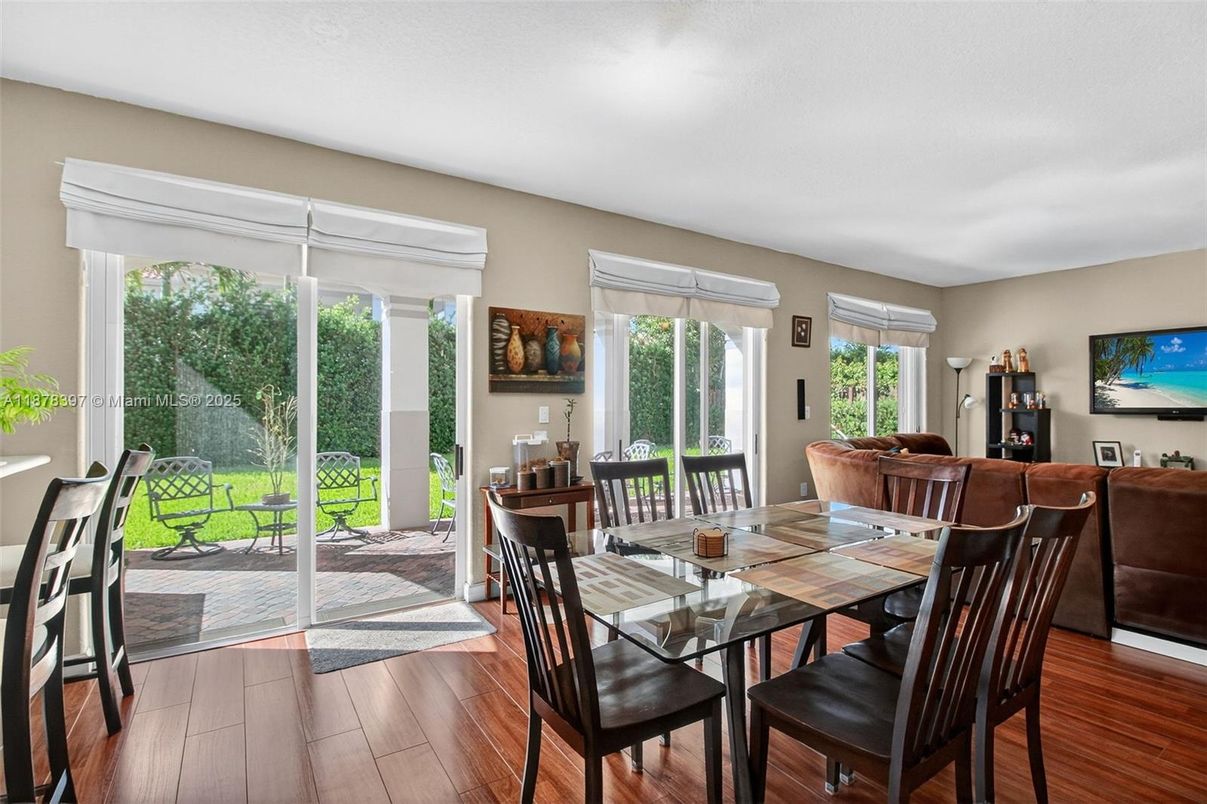 Dining room, Interior, Wood Texture Flooring
