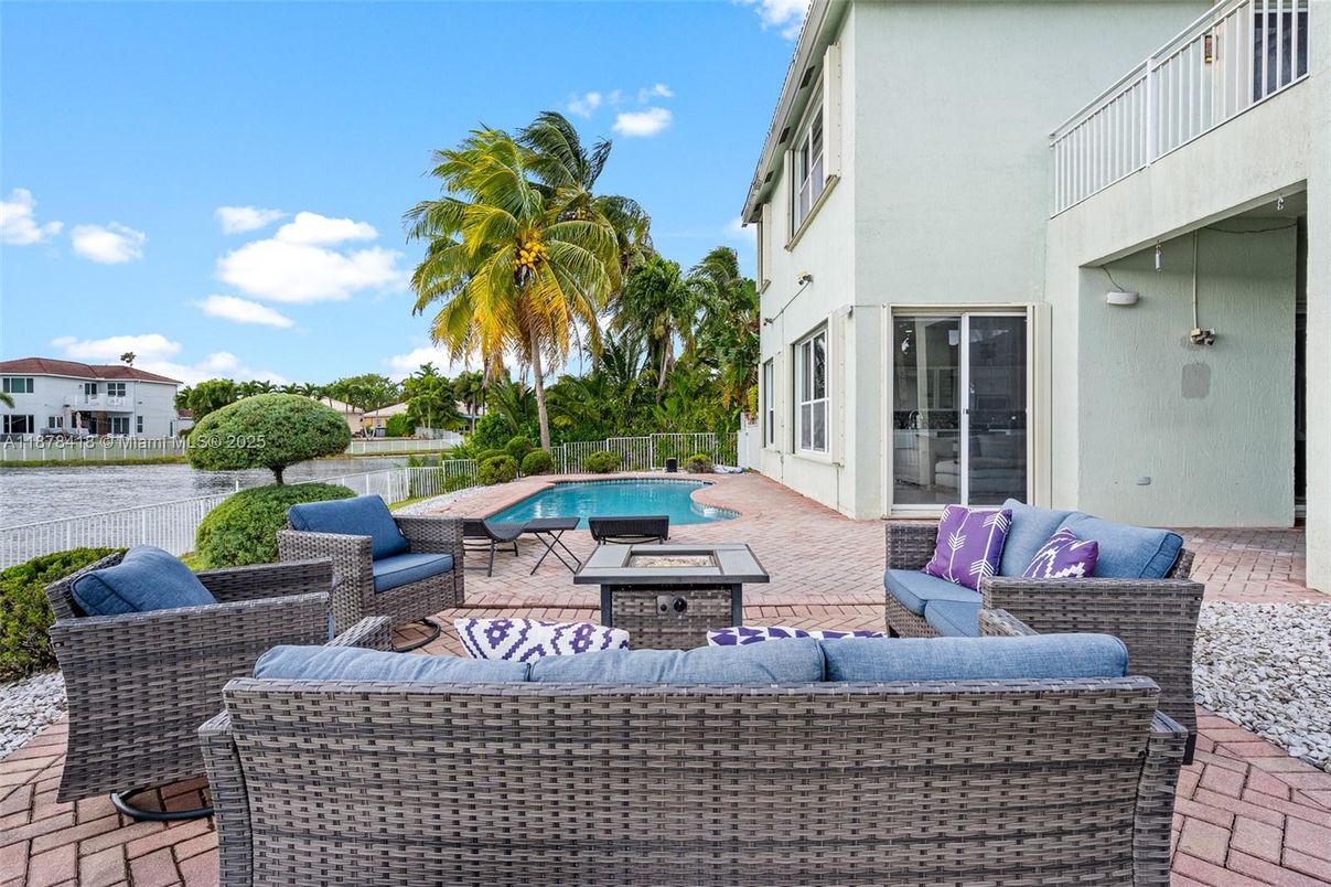 Exterior, Pool, Water