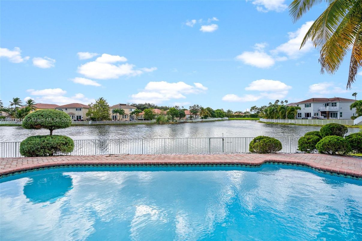 Exterior, Pool, Water