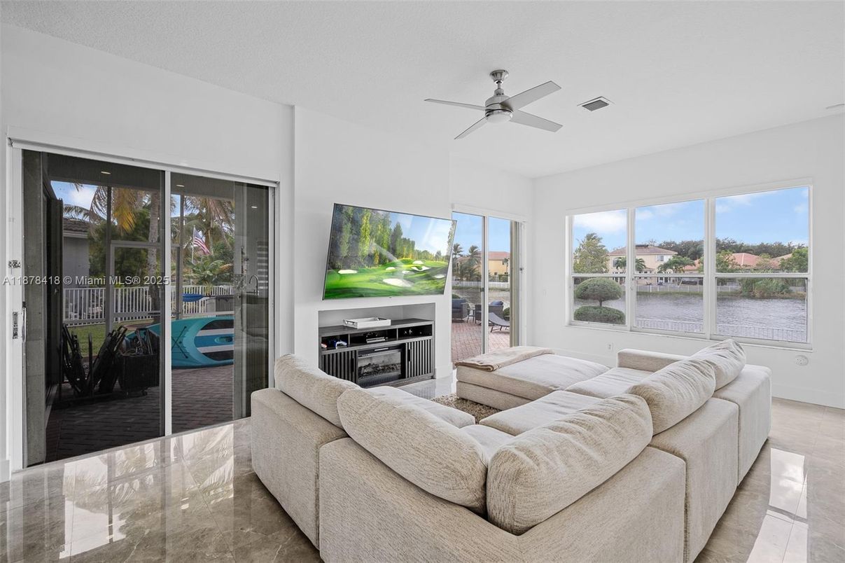 Interior, Living room, Water