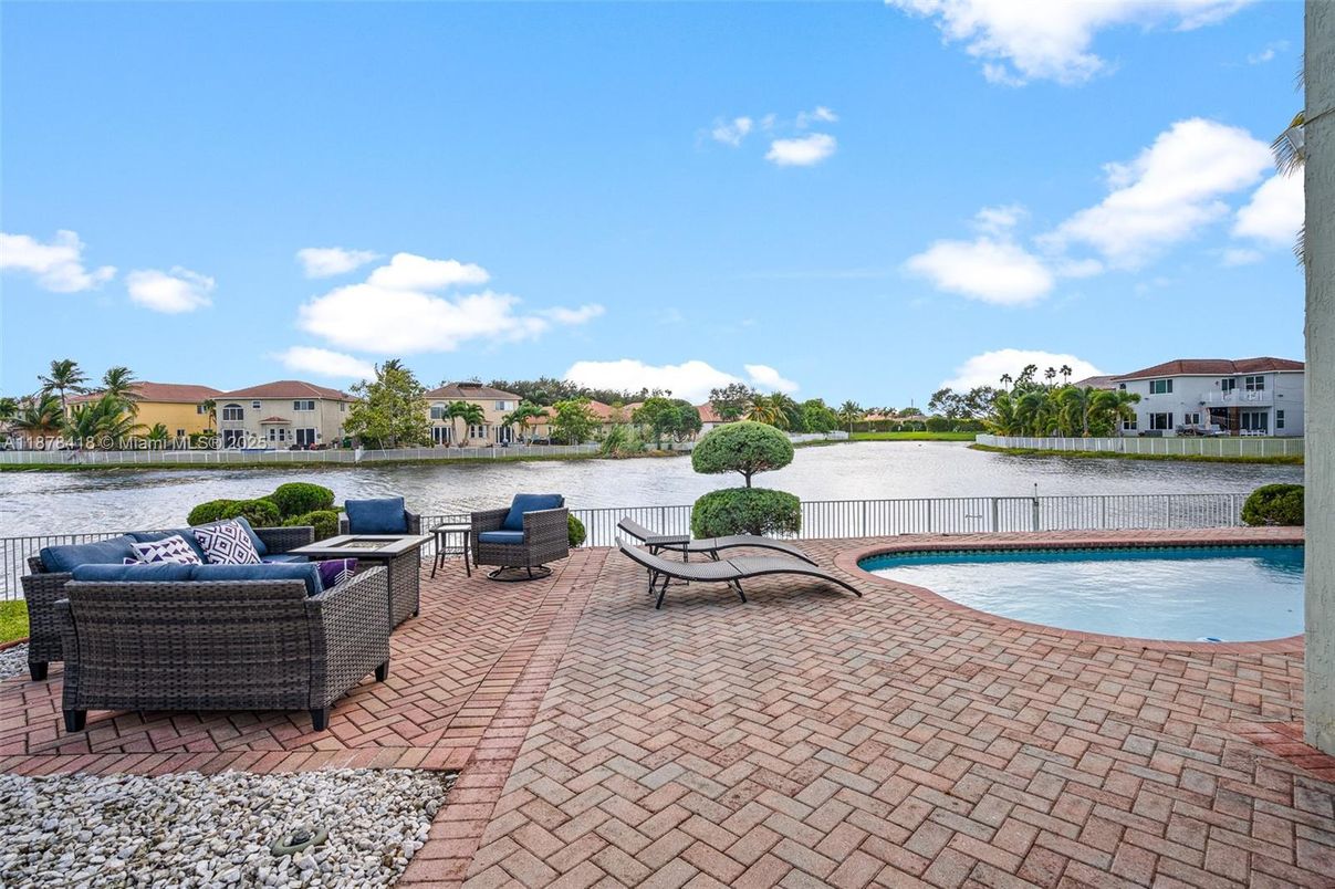 Exterior, Pool, Water