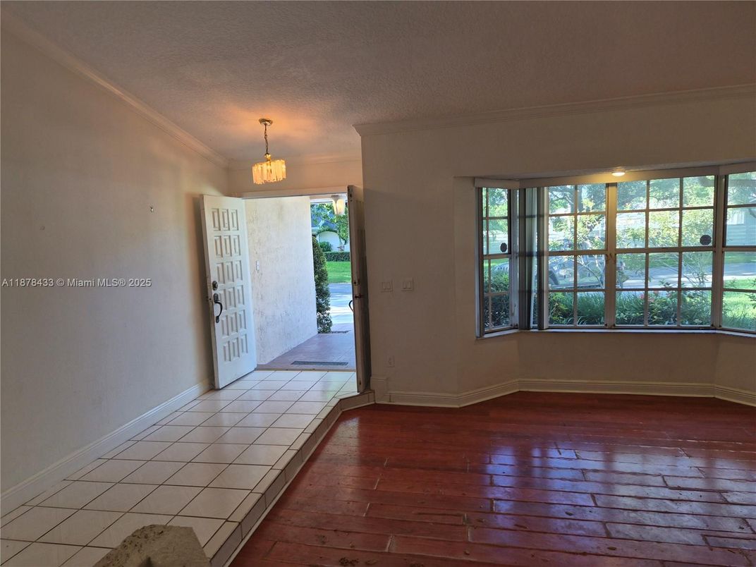 Empty room, Interior, Pendant Lights, Wood Texture Flooring