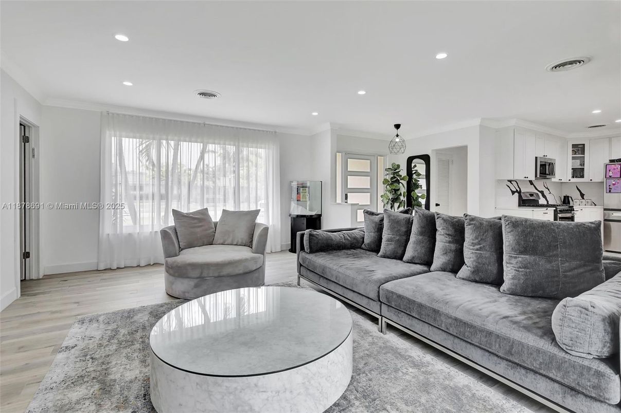 Interior, Kitchen, Living room, Pendant Lights, Recessed Lighting, Wood Texture Flooring