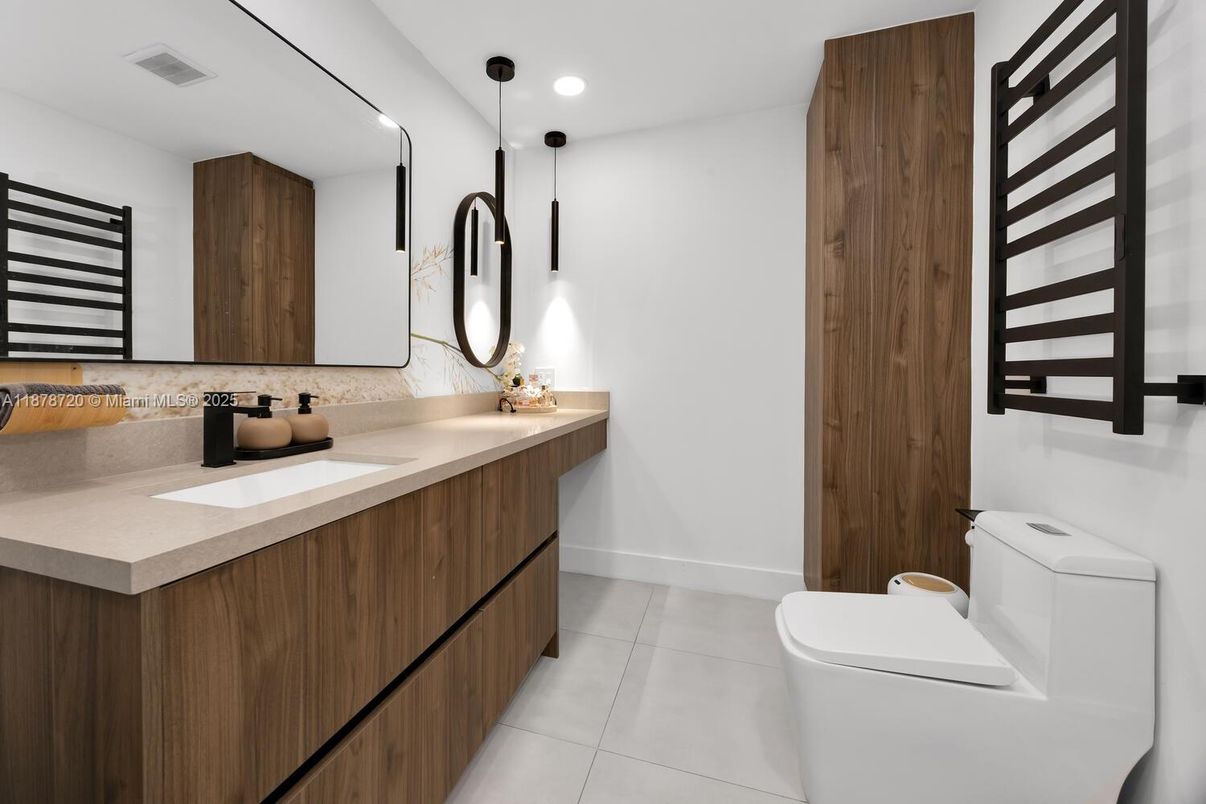 Bathroom, Dual Sink Vanities, Interior, Pendant Lights, Recessed Lighting, Washer