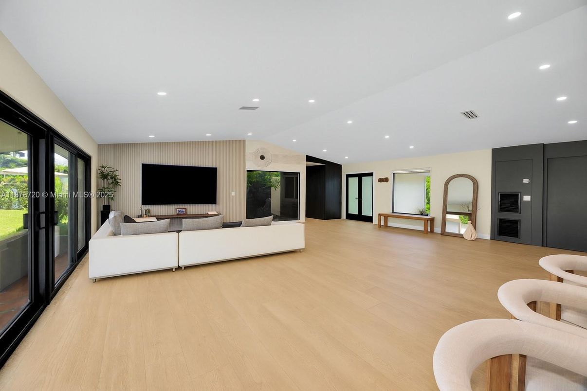 Interior, Living room, Recessed Lighting, Wood Texture Flooring