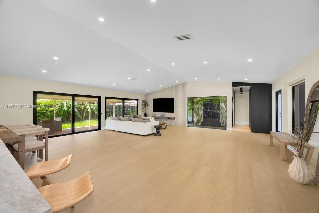 Dining room, Interior, Living room, Recessed Lighting, Wood Texture Flooring