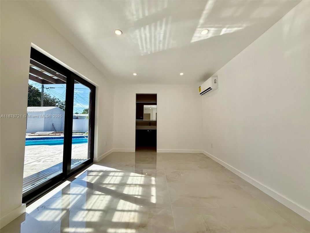 Empty room, Interior, Marble, Recessed Lighting