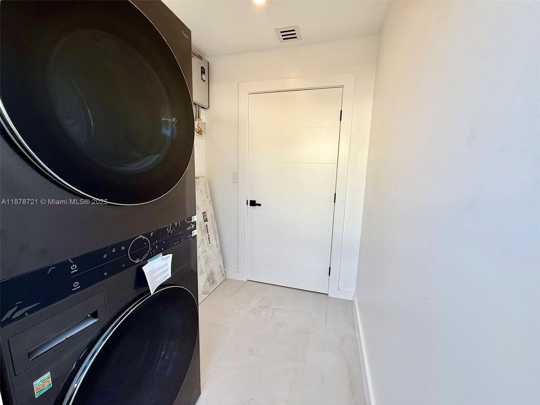 Interior, Recessed Lighting, Utility Closets, Washer