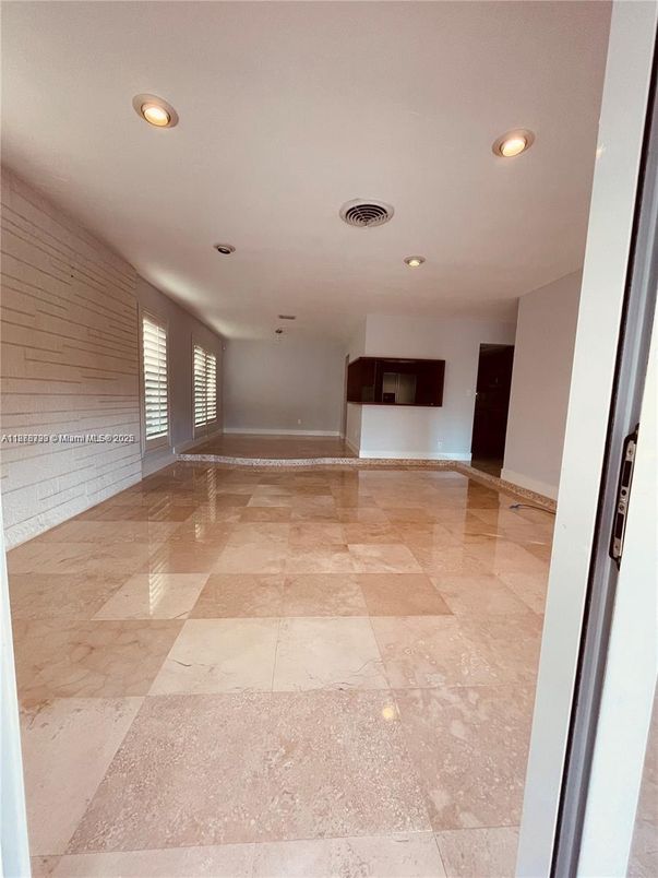 Empty room, Interior, Recessed Lighting