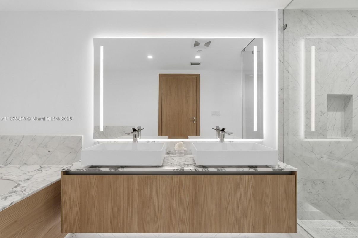 Bathroom, Interior, Marble Walls, Recessed Lighting