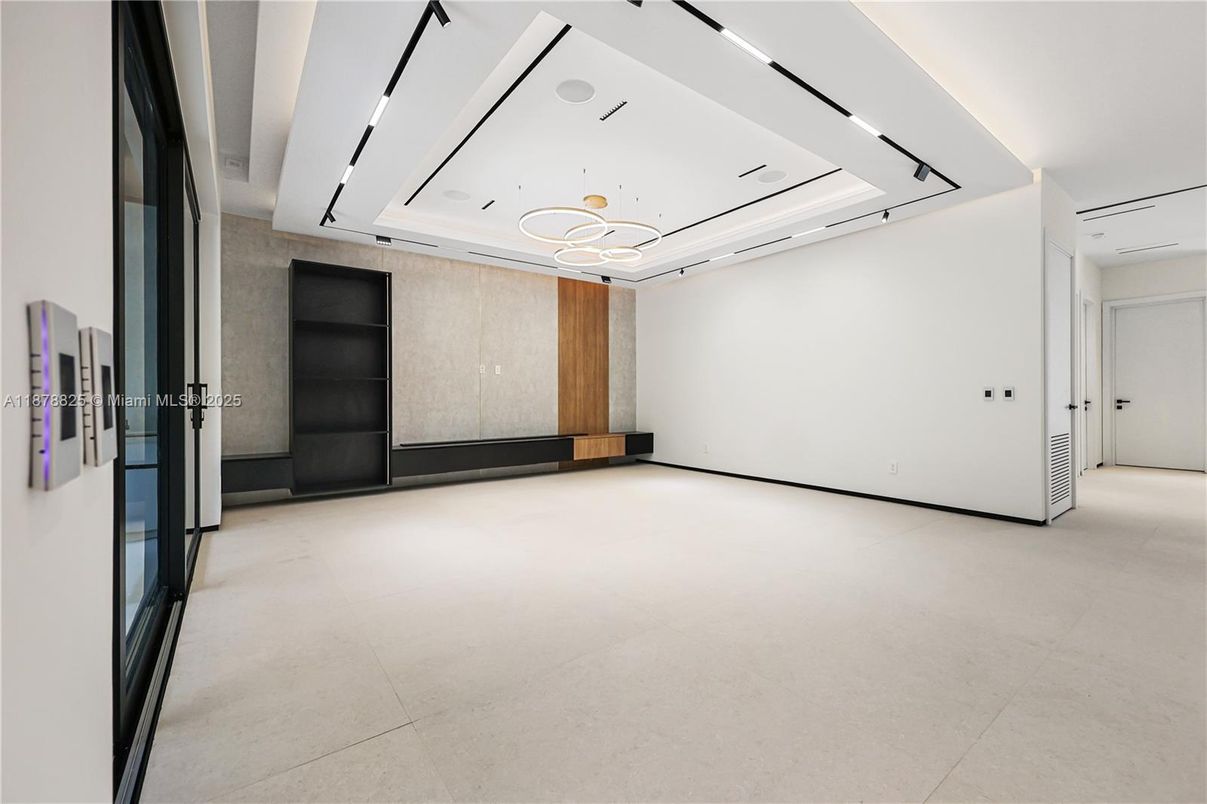 Empty room, Interior, Recessed Lighting