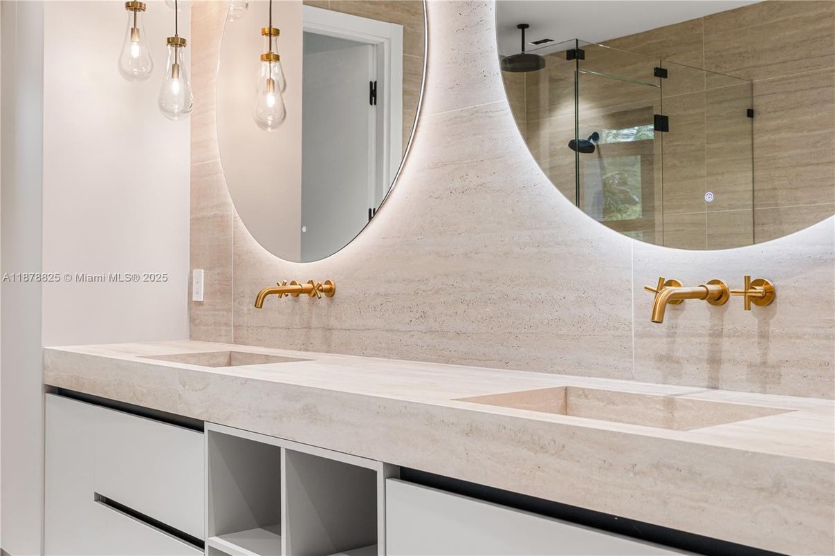 Bathroom, Interior, Pendant Lights