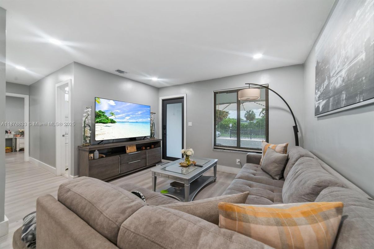 Interior, Living room, Recessed Lighting, Wood Texture Flooring