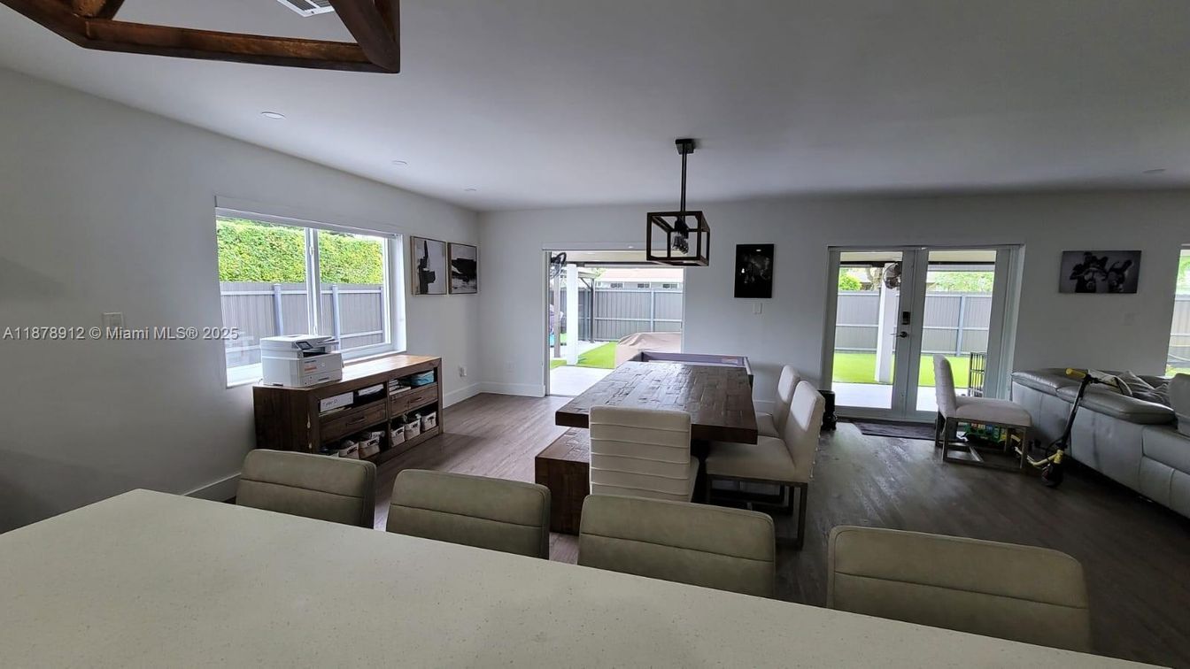 Dining room, Interior, Living room, Pendant Lights, Recessed Lighting, Wood Texture Flooring