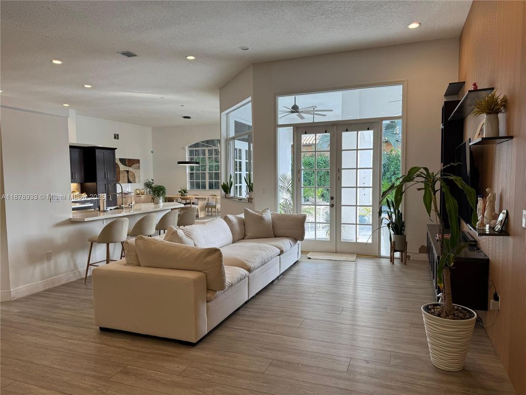 Dining room, Interior, Living room, Pendant Lights, Recessed Lighting, Wood Texture Flooring