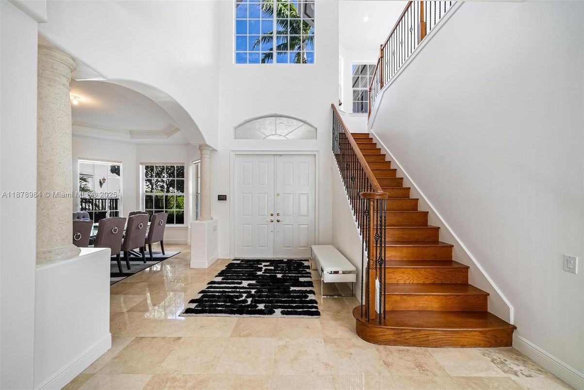 Dining room, Interior, Recessed Lighting