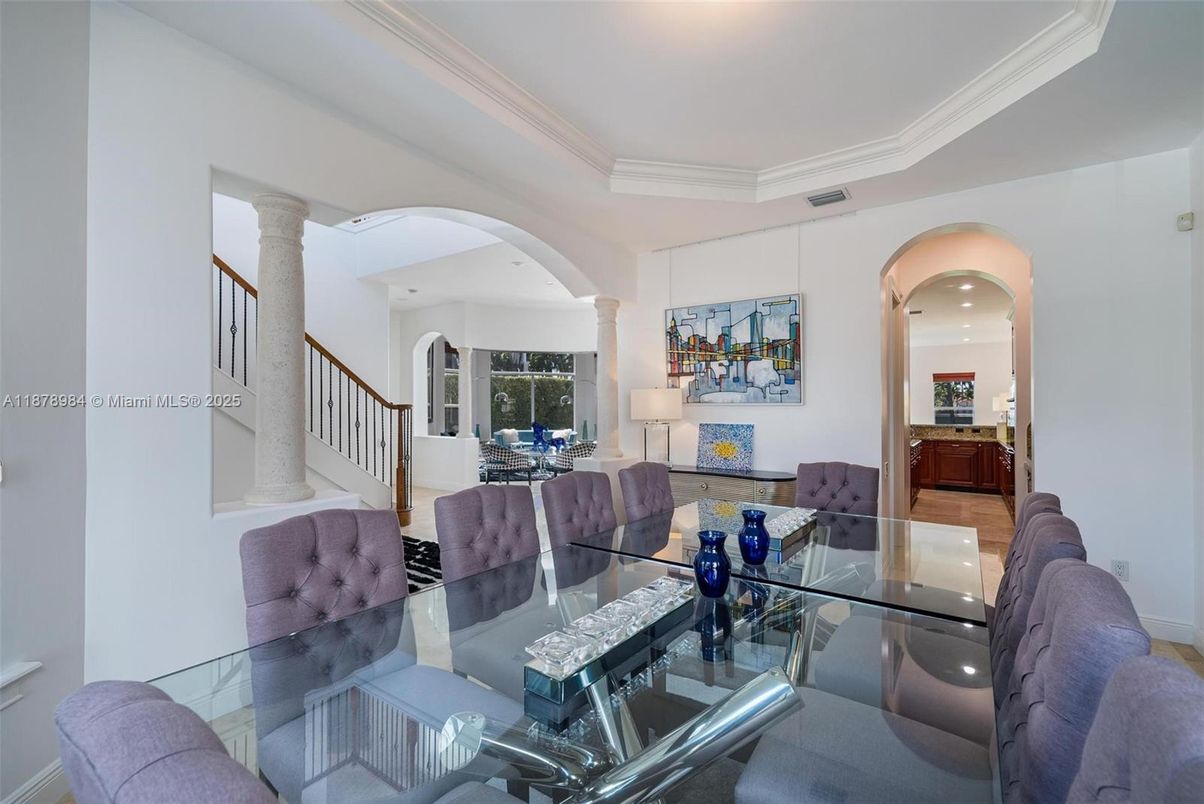 Dining room, Interior, Recessed Lighting