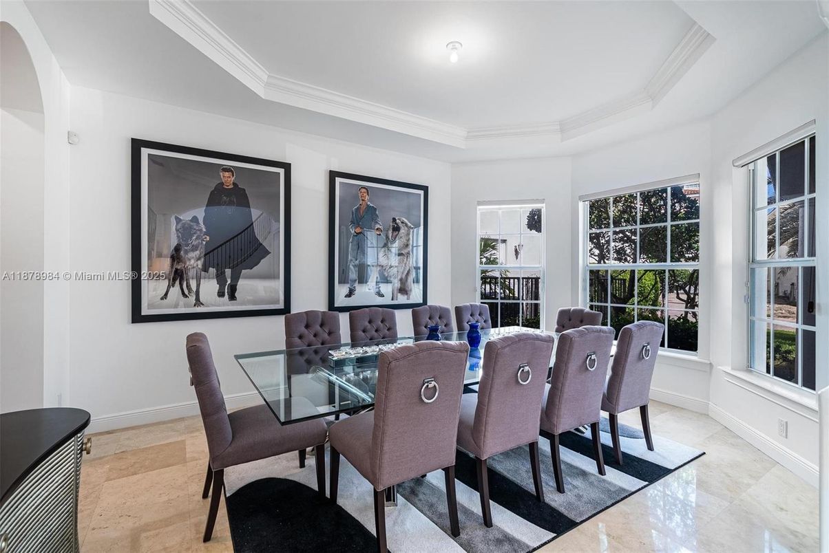 Dining room, Interior