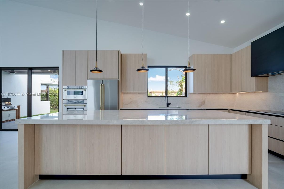 Interior, Kitchen, Pendant Lights, Recessed Lighting, Stainless Steel Appliances