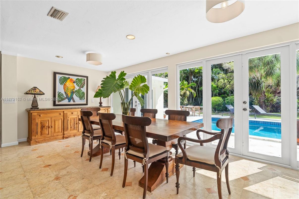 Dining room, Interior, Recessed Lighting