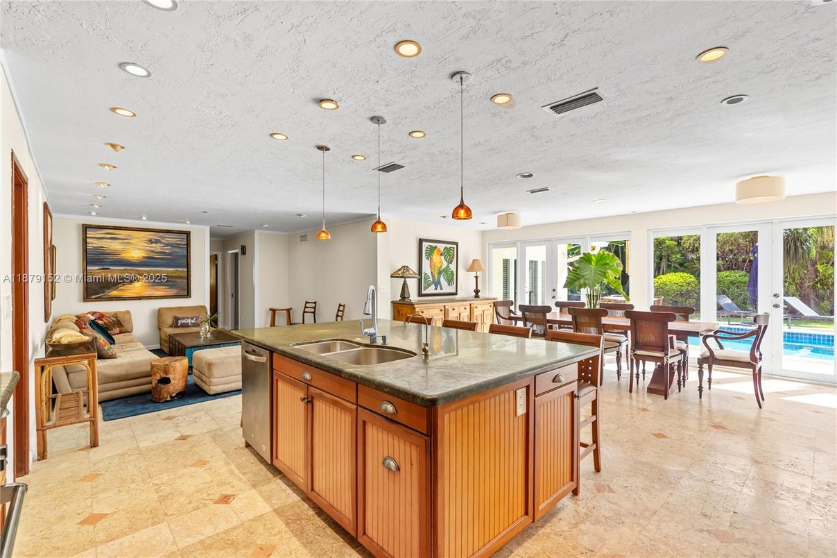 Dining room, Interior, Kitchen, Living room, Pendant Lights, Recessed Lighting