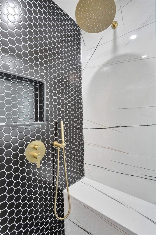 Bathroom, Interior, Recessed Lighting