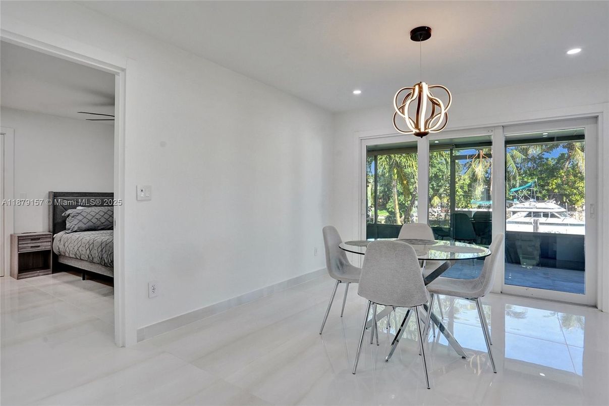 Bedroom, Dining room, Interior, Pendant Lights, Recessed Lighting