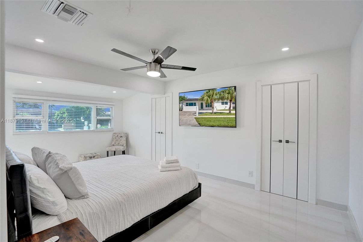 Bedroom, Interior, Recessed Lighting