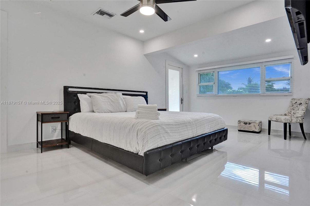Bedroom, Interior, Recessed Lighting