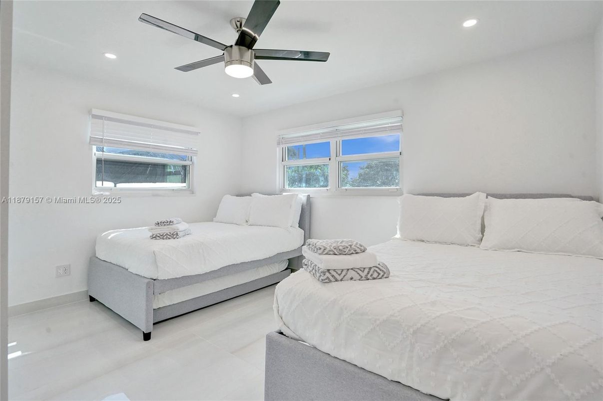 Bedroom, Interior, Recessed Lighting