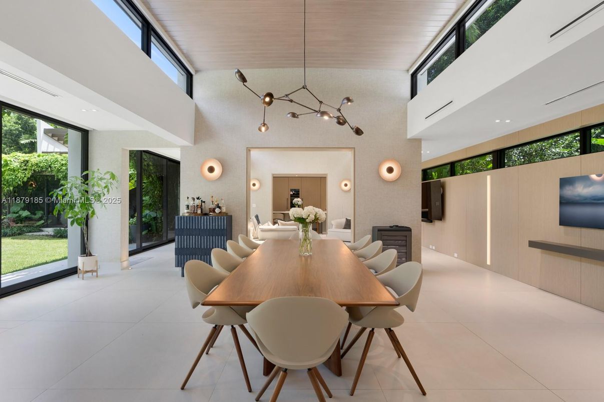 Dining room, Interior, Pendant Lights