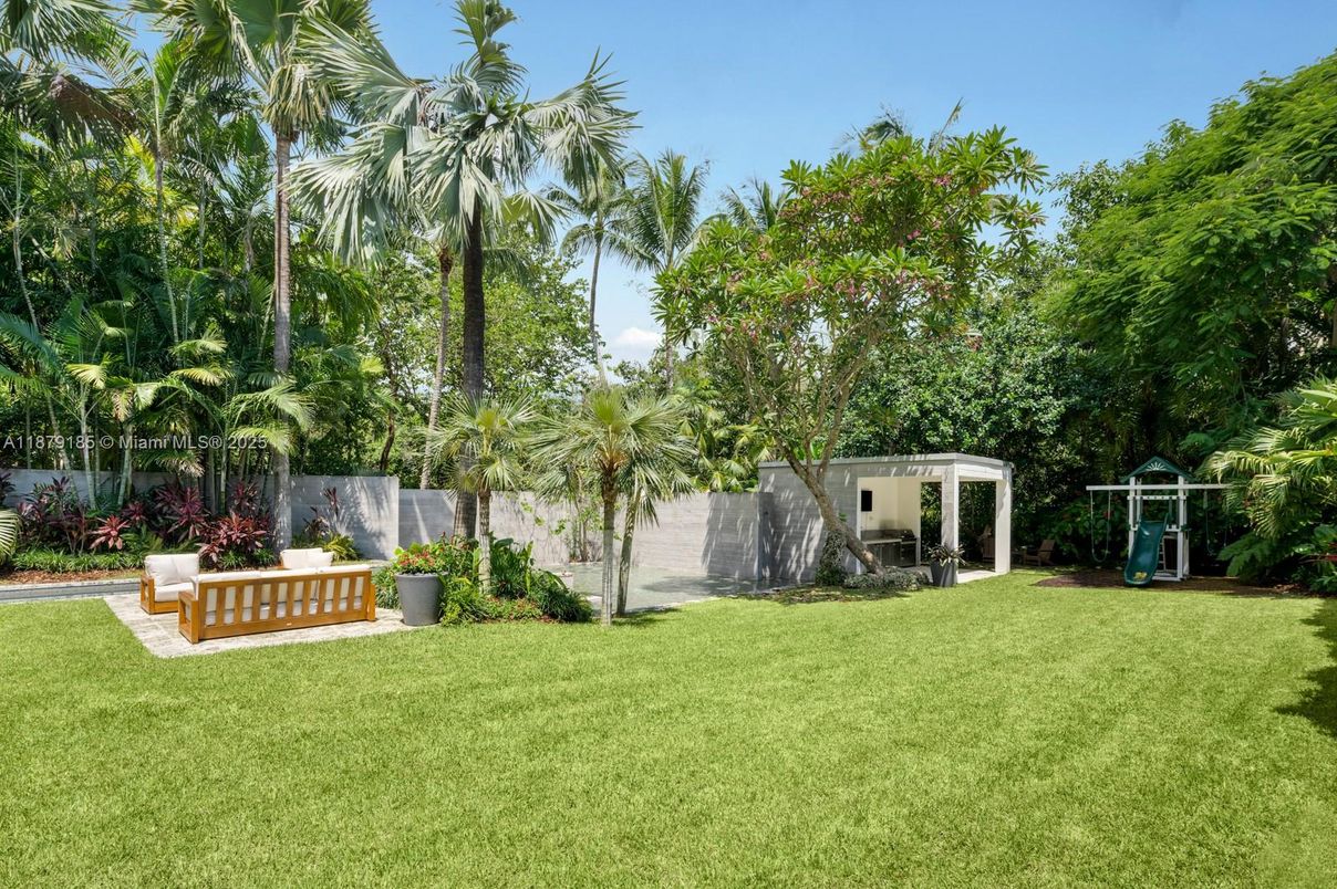 Backyard, Exterior, Playground
