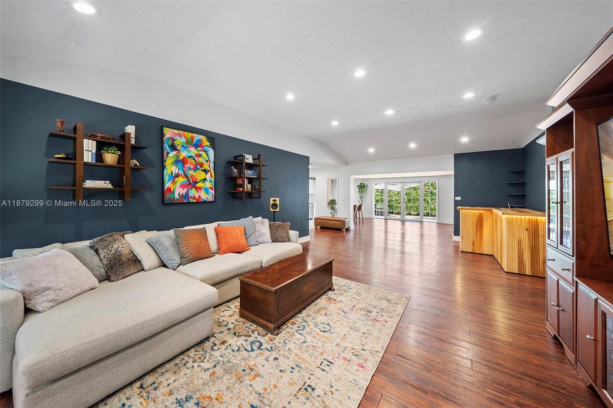 Interior, Living room, Recessed Lighting, Wood Texture Flooring