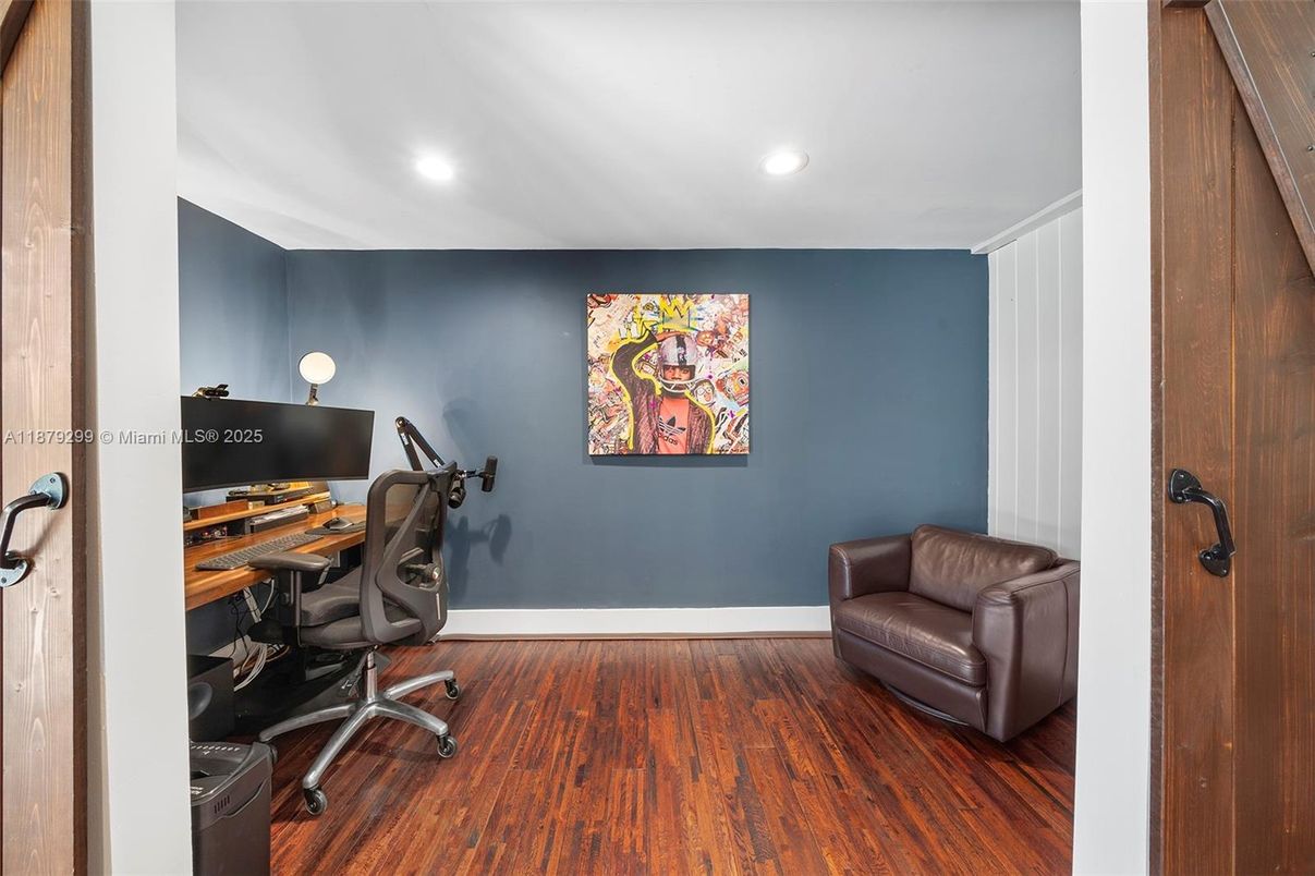 Home Office, Interior, Recessed Lighting, Wood Texture Flooring