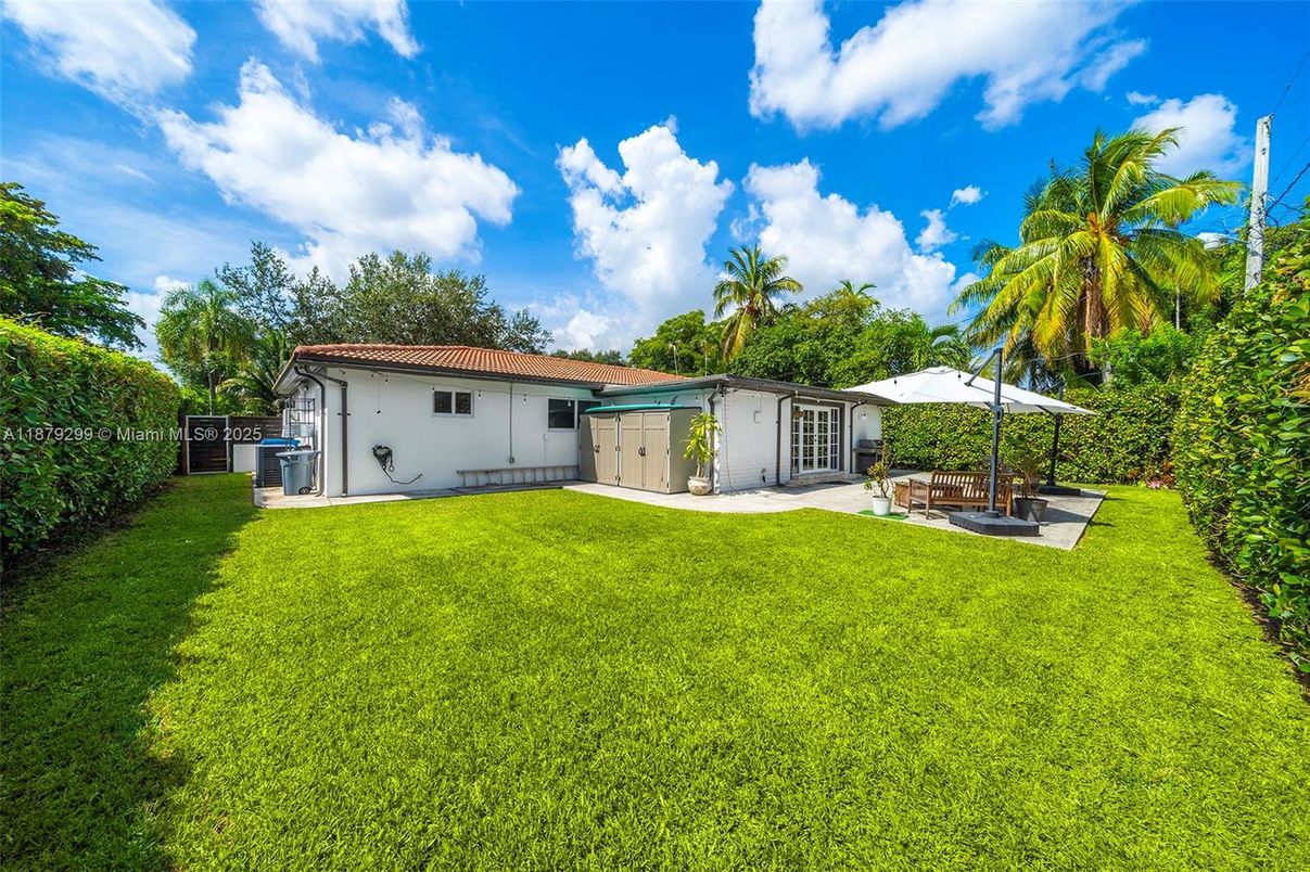 Backyard, Exterior