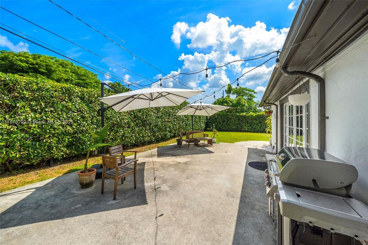 Backyard, Exterior