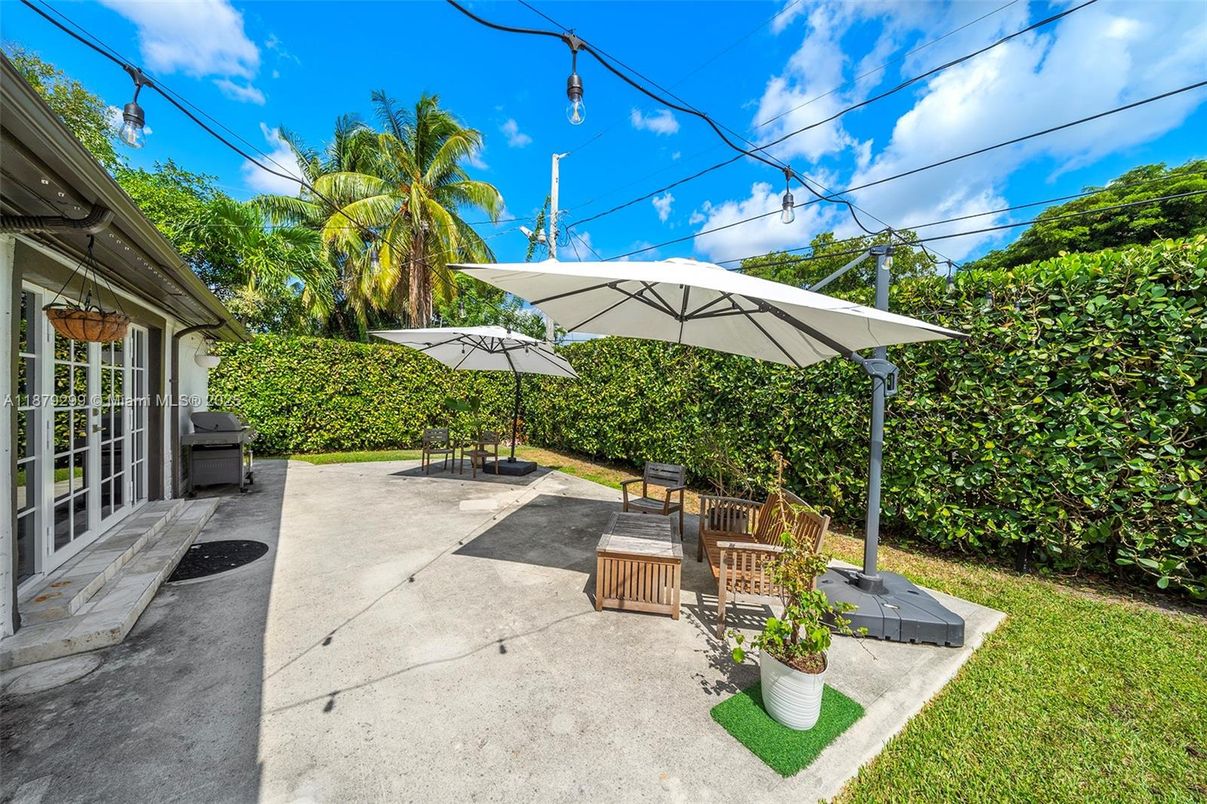 Backyard, Exterior