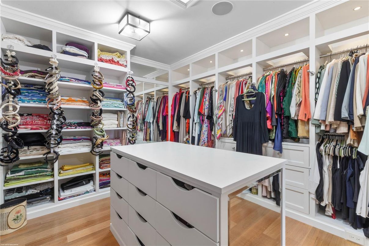 Interior, Recessed Lighting, Walk-in Closets, Wood Texture Flooring