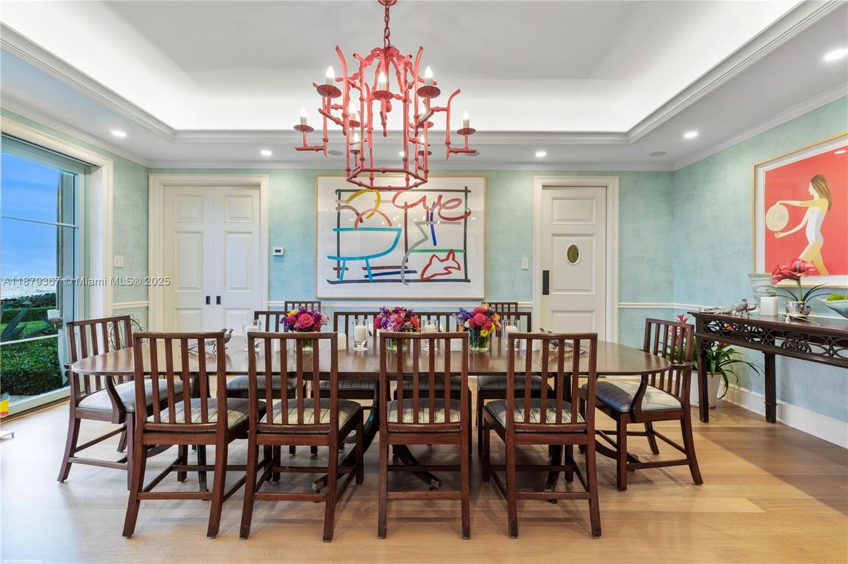 Chandelier, Dining room, Interior, Recessed Lighting, Wood Texture Flooring