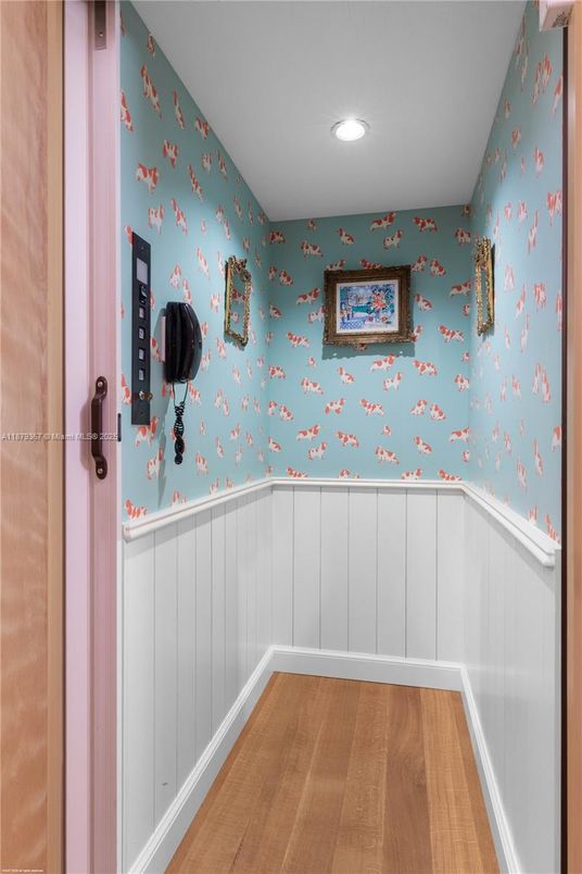 Interior, Recessed Lighting, Wood Texture Flooring