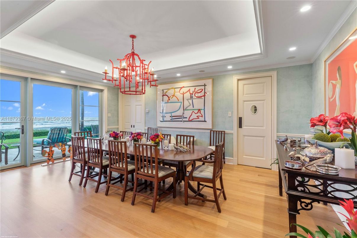 Chandelier, Dining room, Interior, Recessed Lighting, Wood Texture Flooring