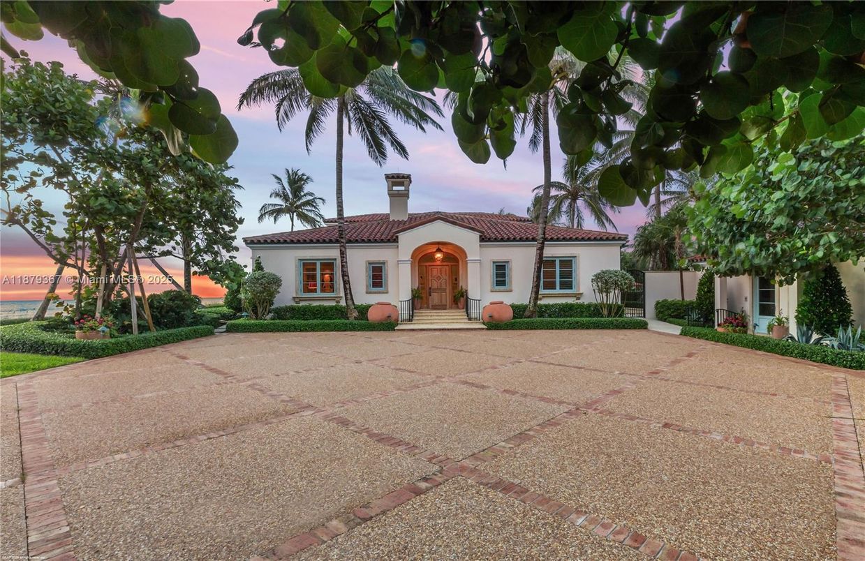 Backyard, Exterior, Facade, Spanish Mediterranean