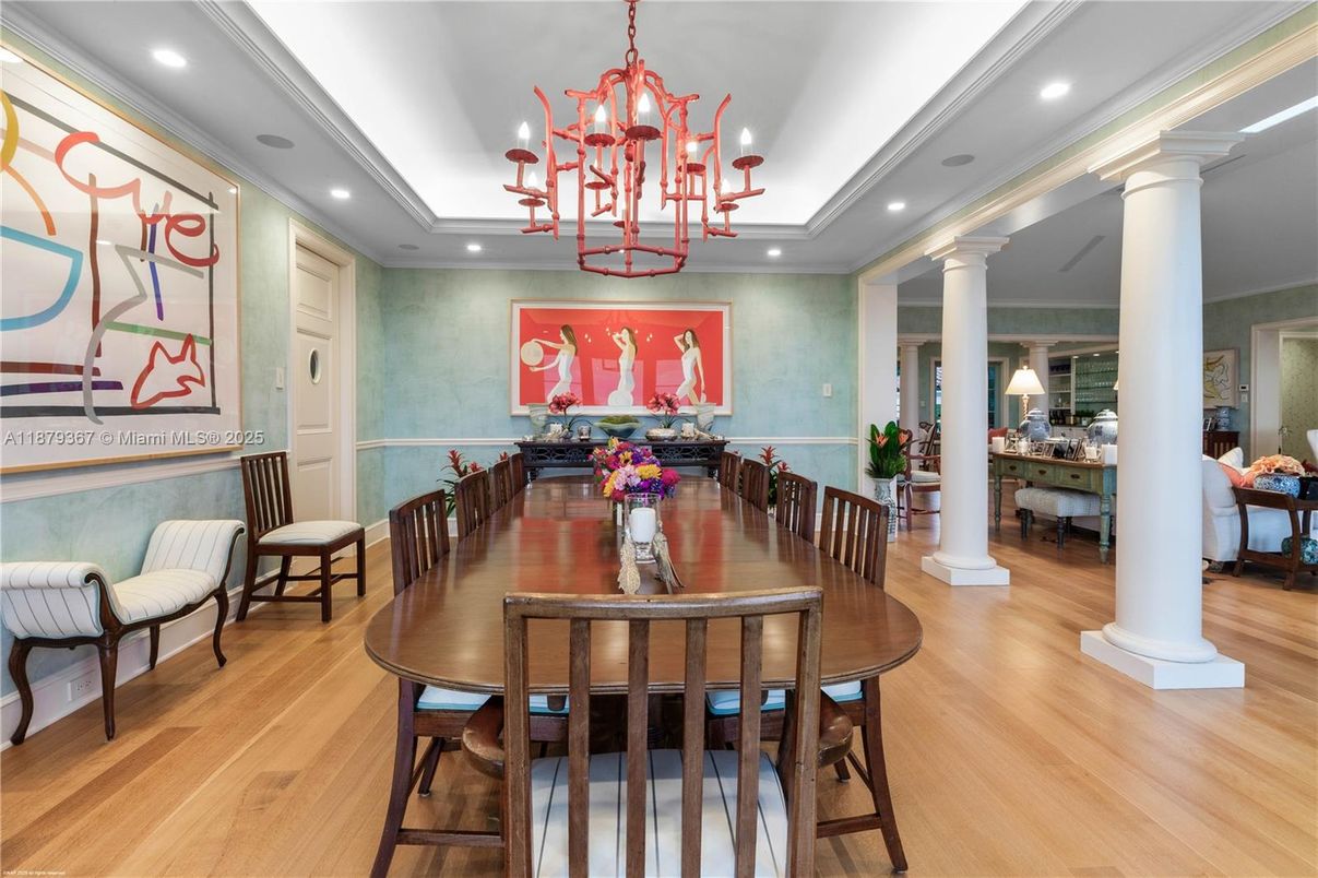 Chandelier, Dining room, Interior, Recessed Lighting, Wood Texture Flooring
