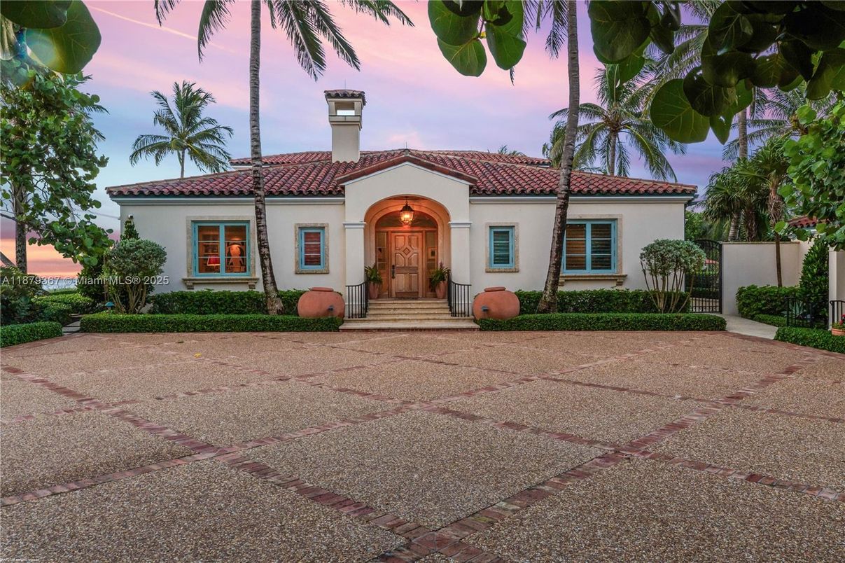 Backyard, Exterior, Facade, Spanish Mediterranean